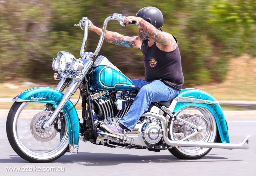 Harley-Davidson La Esmeralda Is a Custom Chicano Mashup
